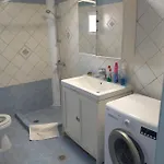 Cozy 60 Metres Away From The Villa *