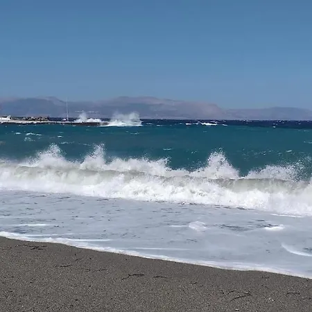 Βίλα Cozy 60 Metres Away From The *